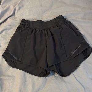 Black lululemon hotty hot shorts 2.5